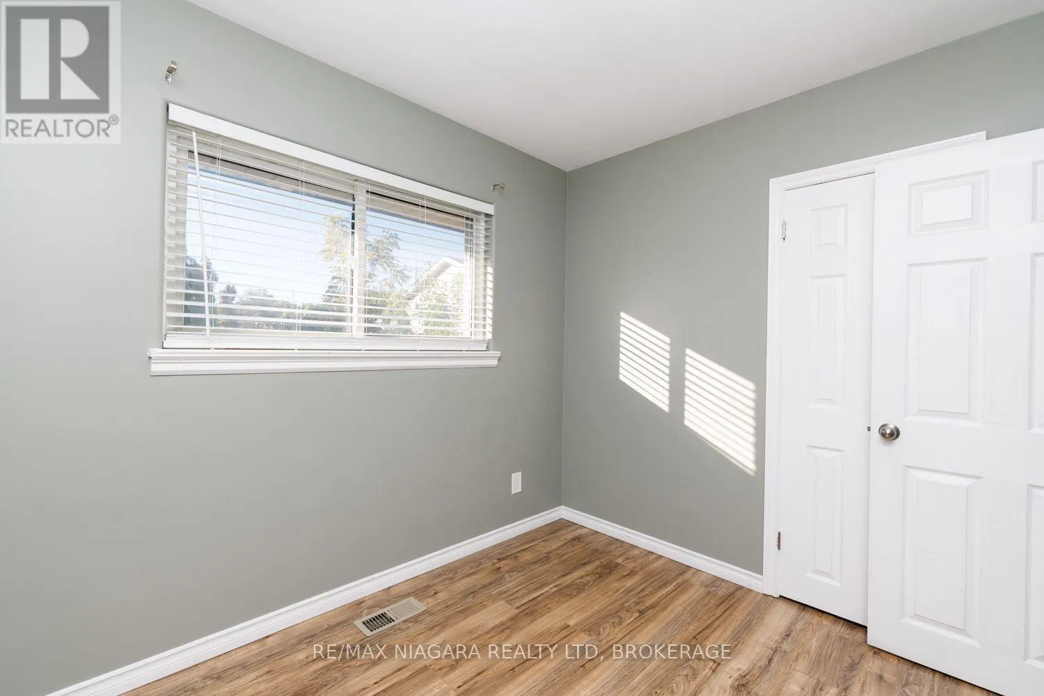 6 BROADMORE AVENUE