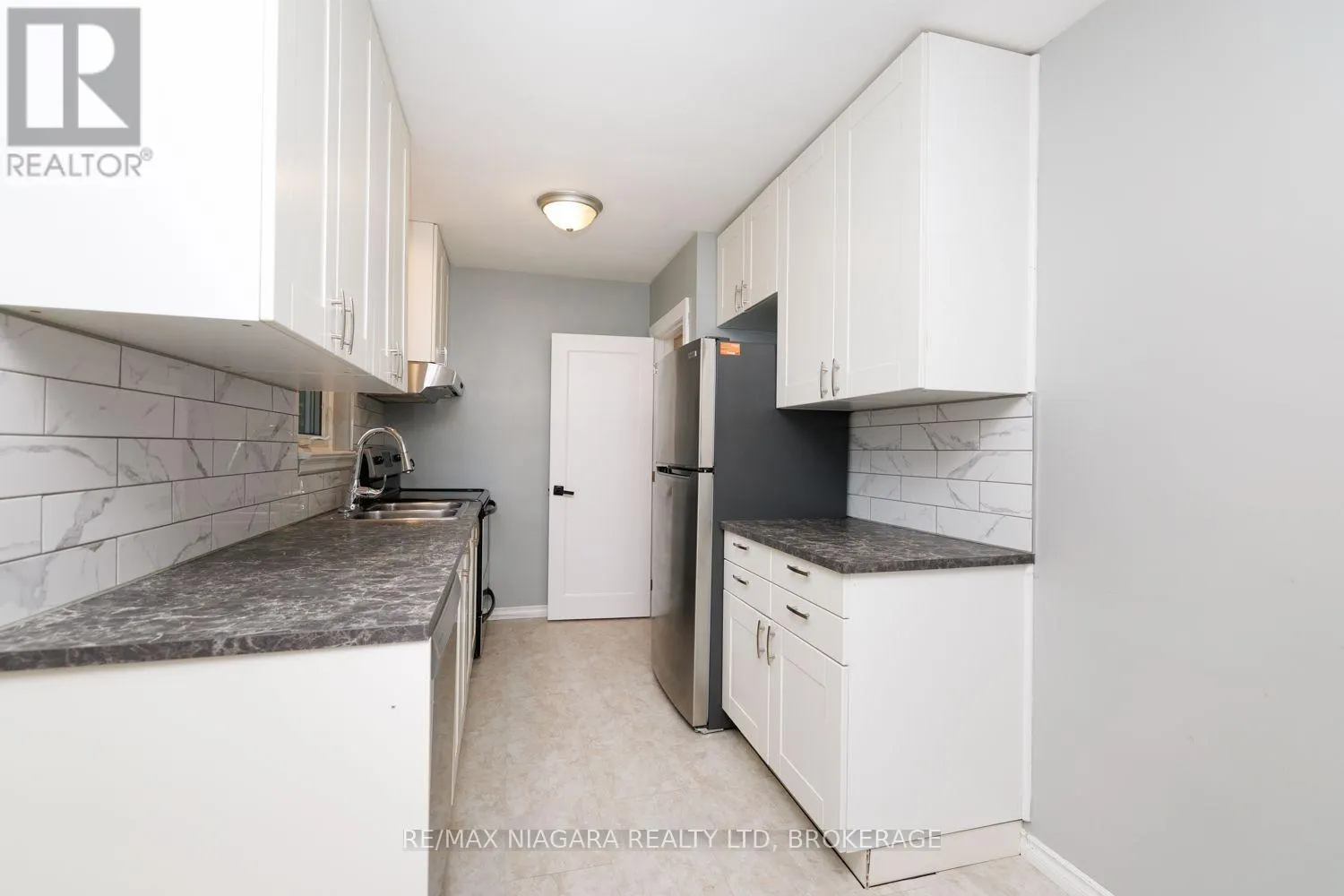 6 BROADMORE AVENUE