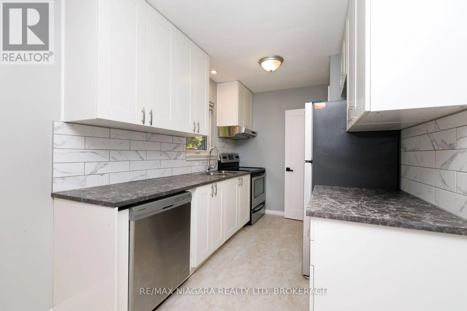 6 BROADMORE AVENUE