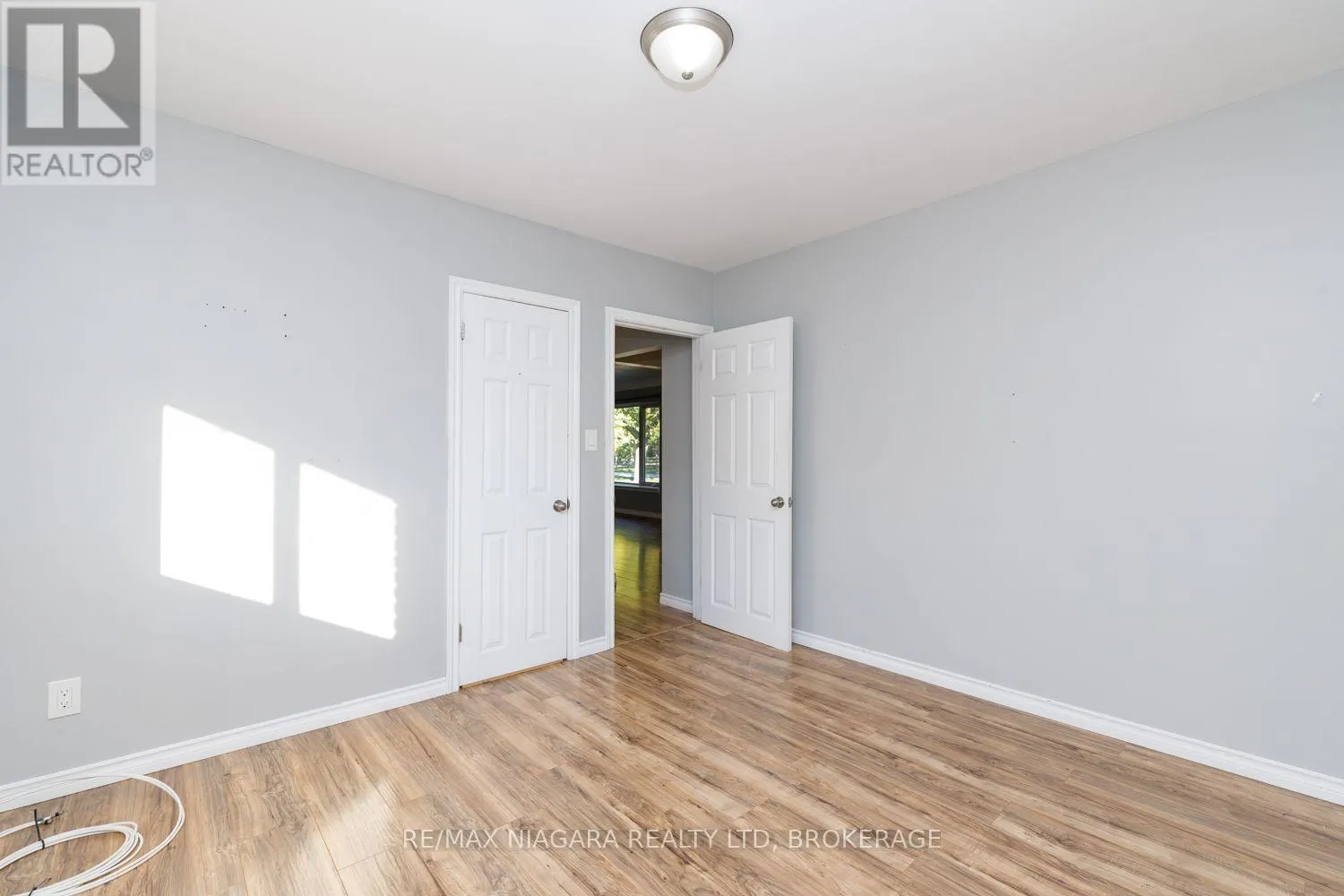 6 BROADMORE AVENUE