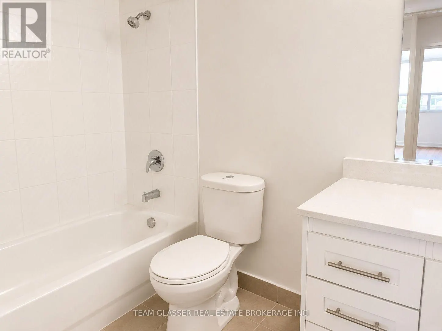 509 - 396 QUEENS AVENUE #509