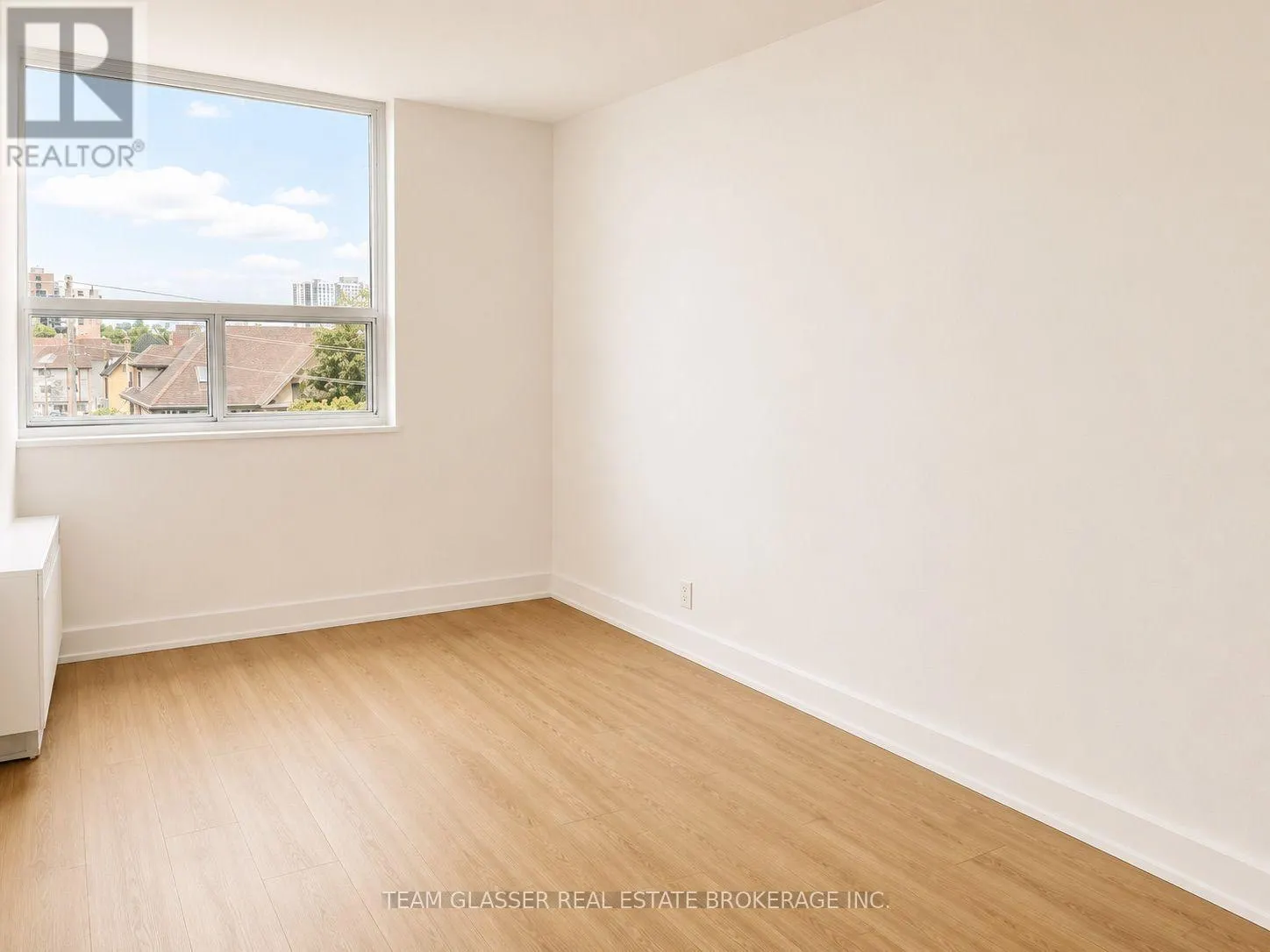 509 - 396 QUEENS AVENUE #509