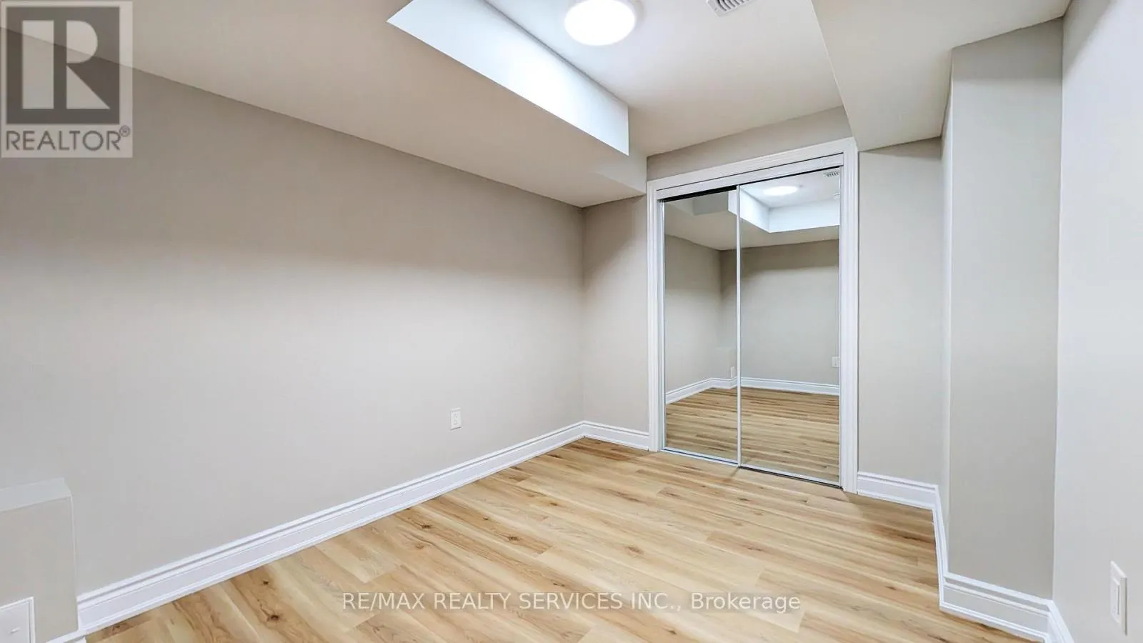 BASMENT - 21 KEELSON STREET
