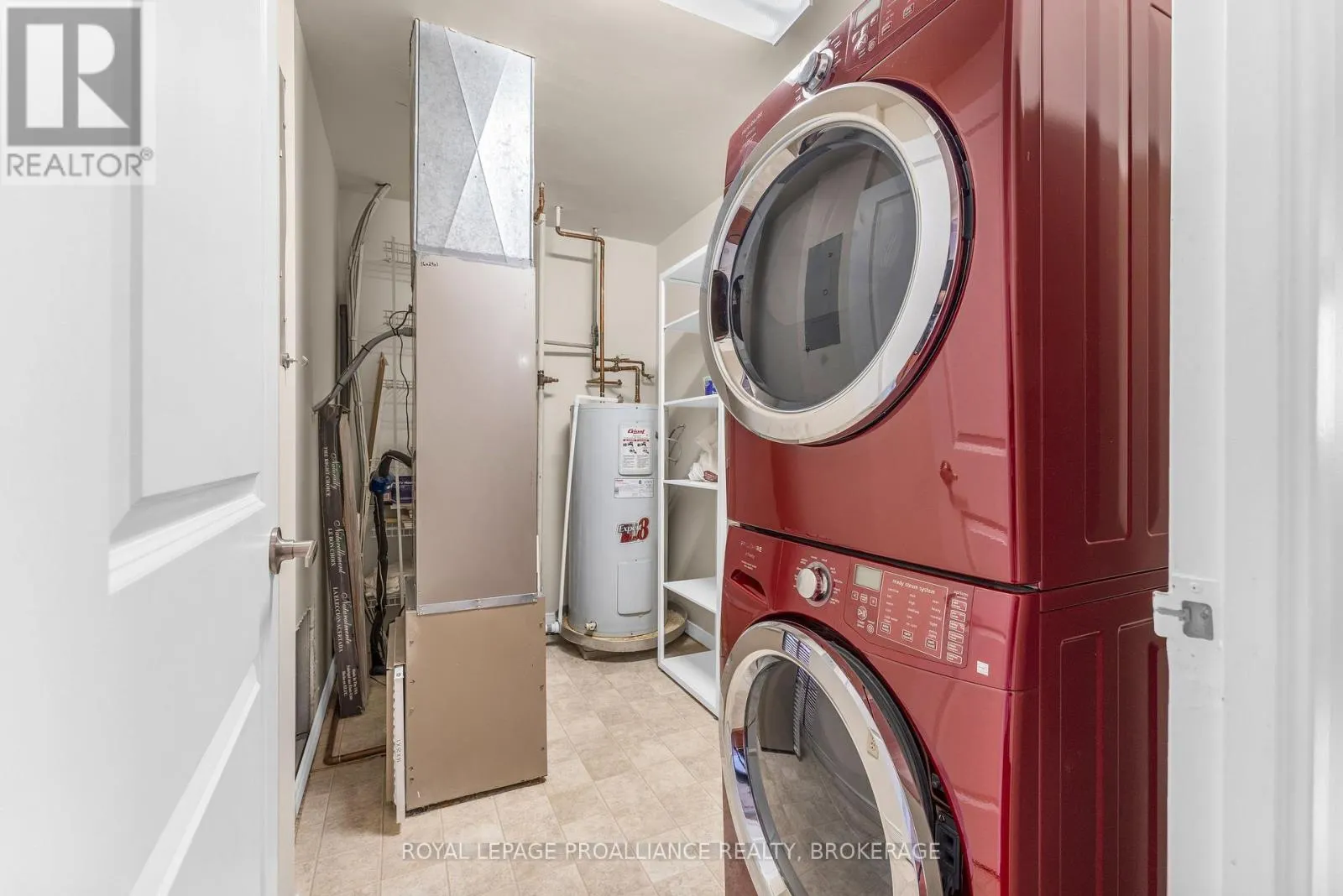 101 - 235 SOUTH STREET S #101