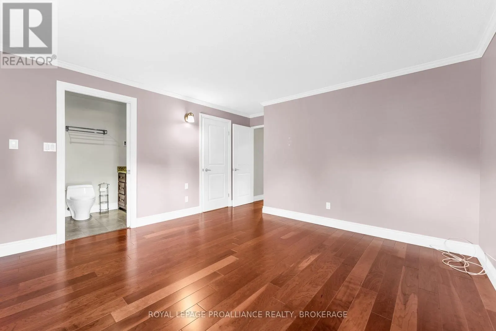 101 - 235 SOUTH STREET S #101