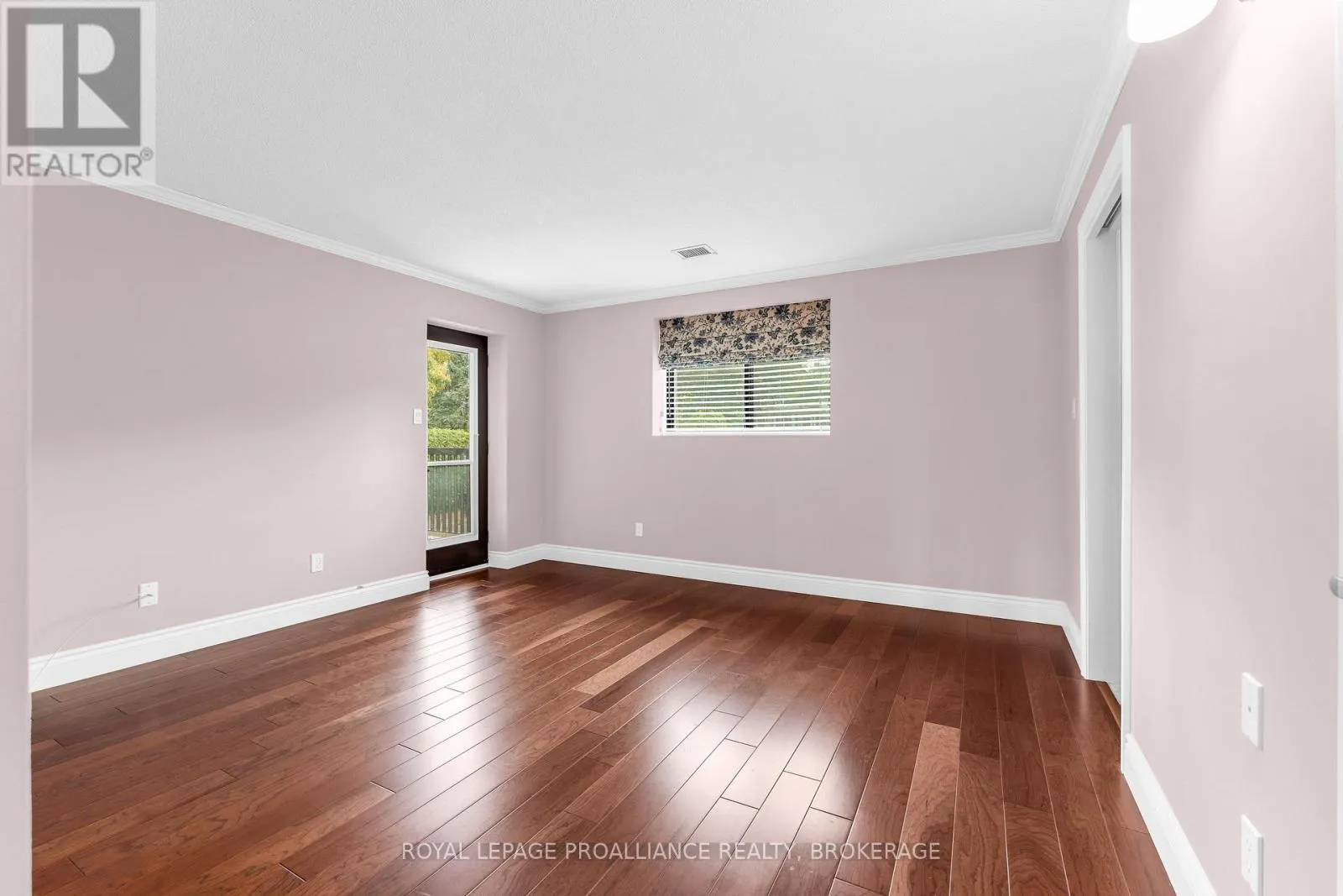 101 - 235 SOUTH STREET S #101