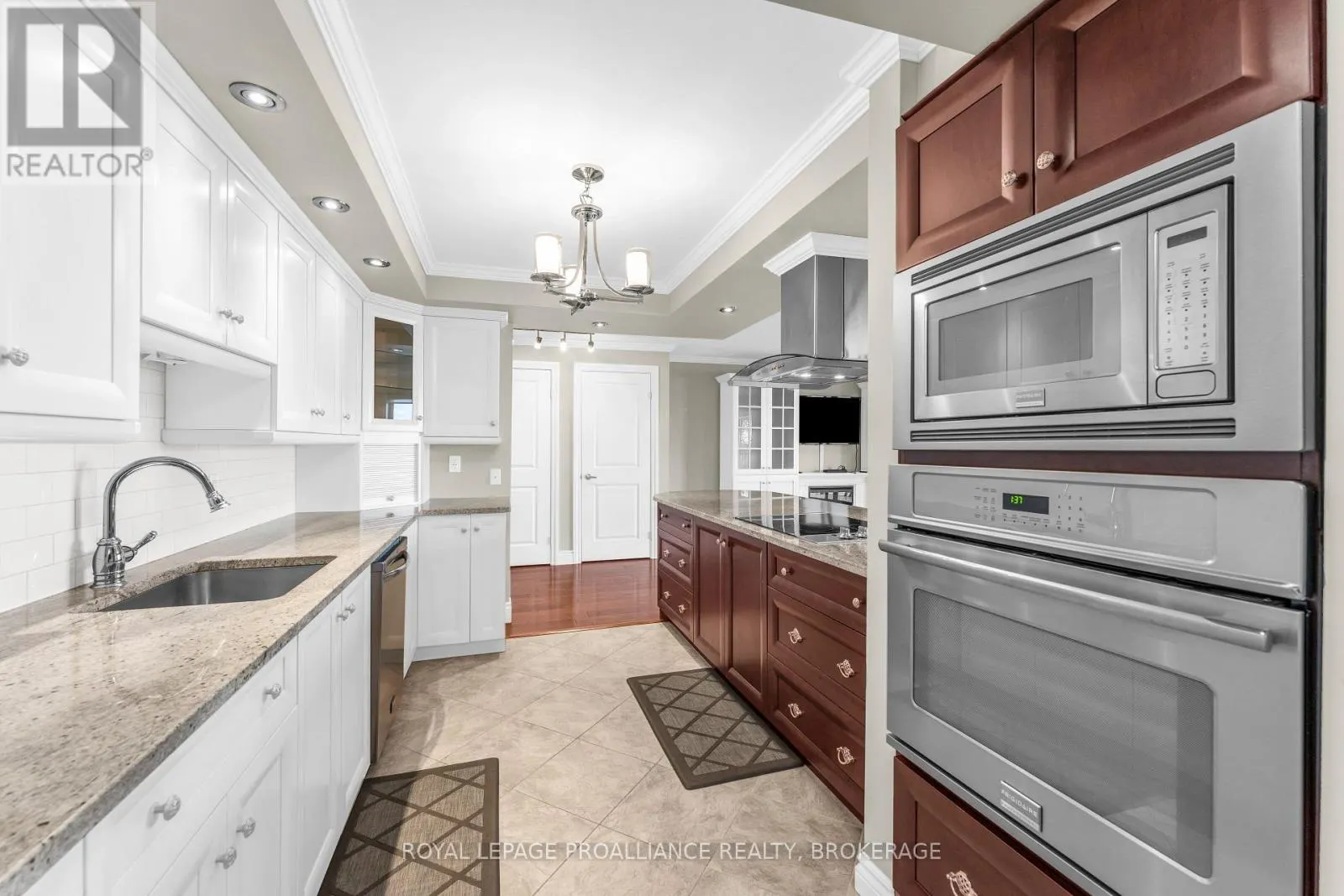 101 - 235 SOUTH STREET S #101