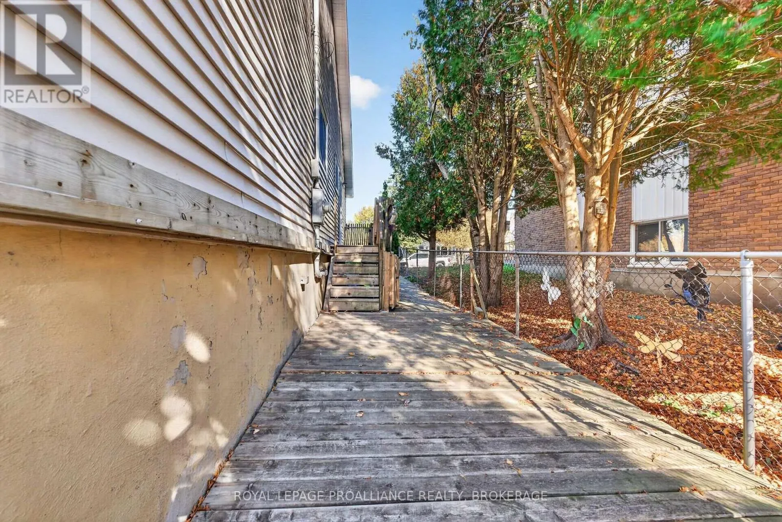 464 HENRIETTA STREET