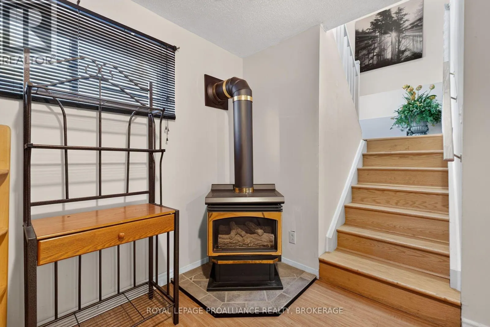 464 HENRIETTA STREET