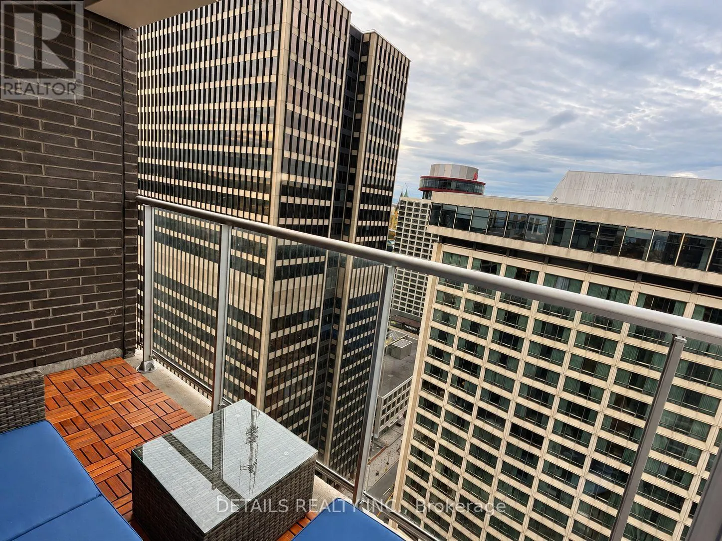 2507 - 340 QUEEN STREET