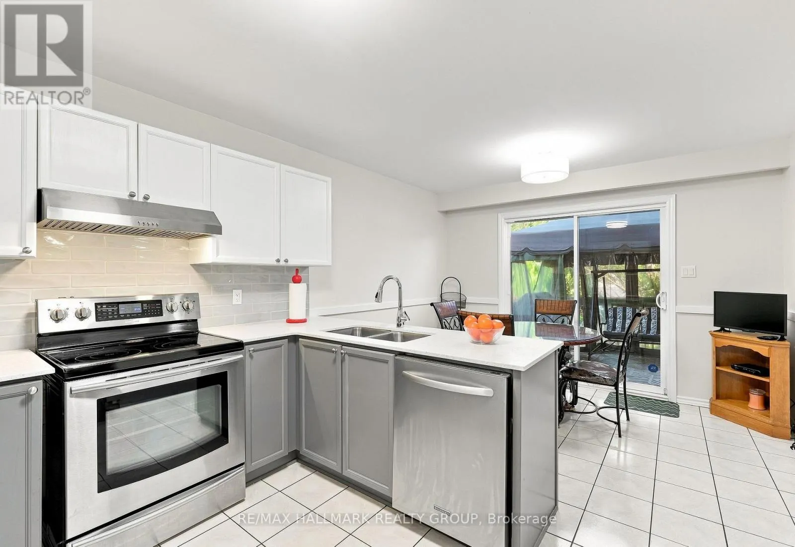 609 TOURELLE DRIVE