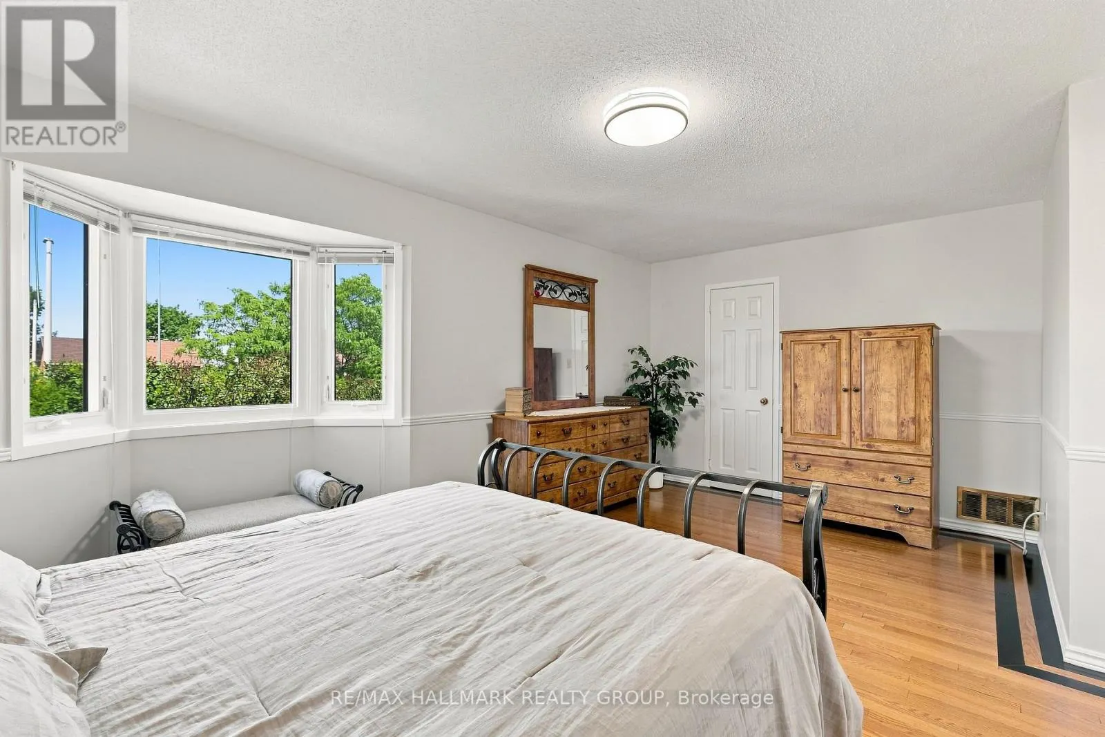 609 TOURELLE DRIVE