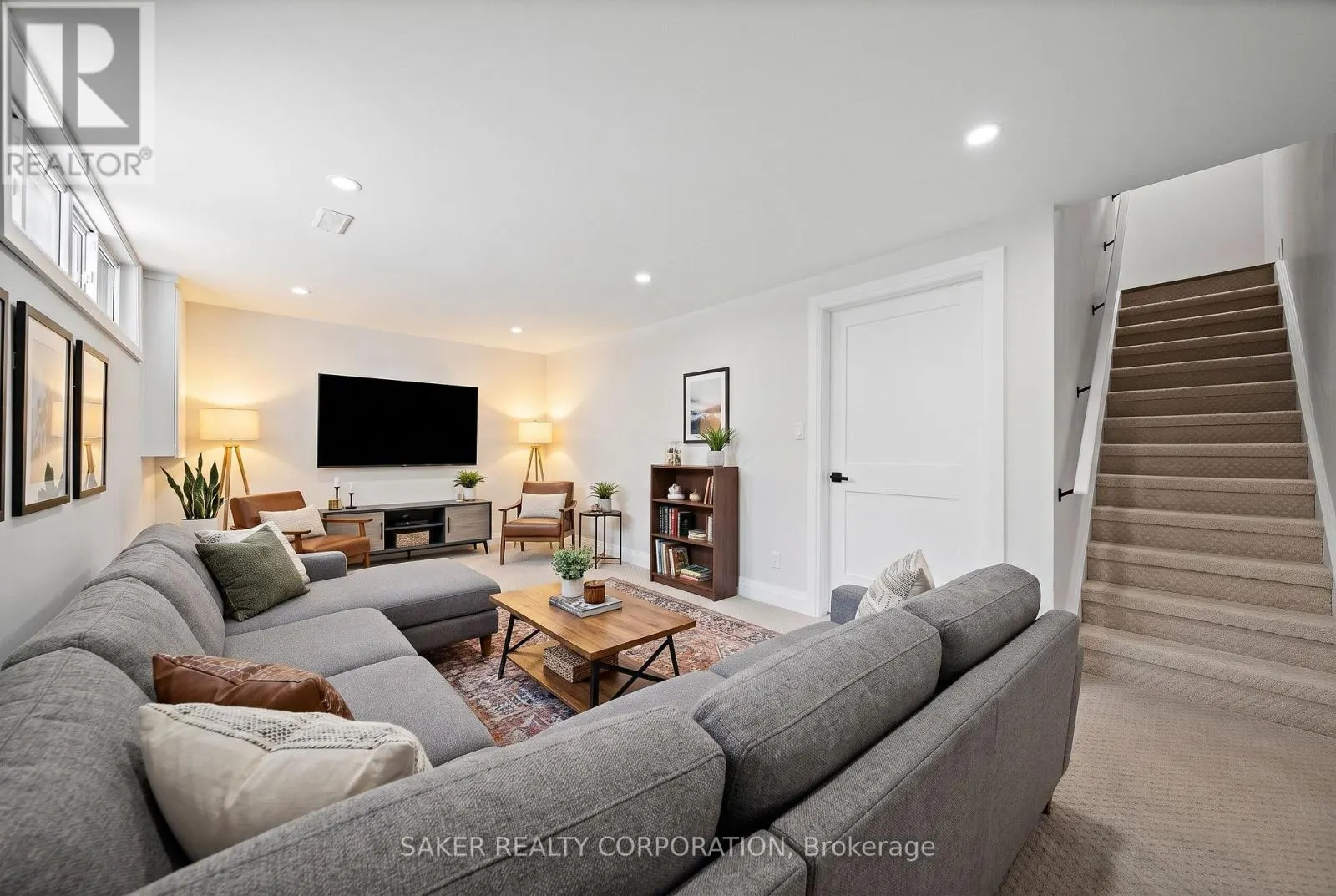 33 - 355 SANDRINGHAM CRESCENT #33