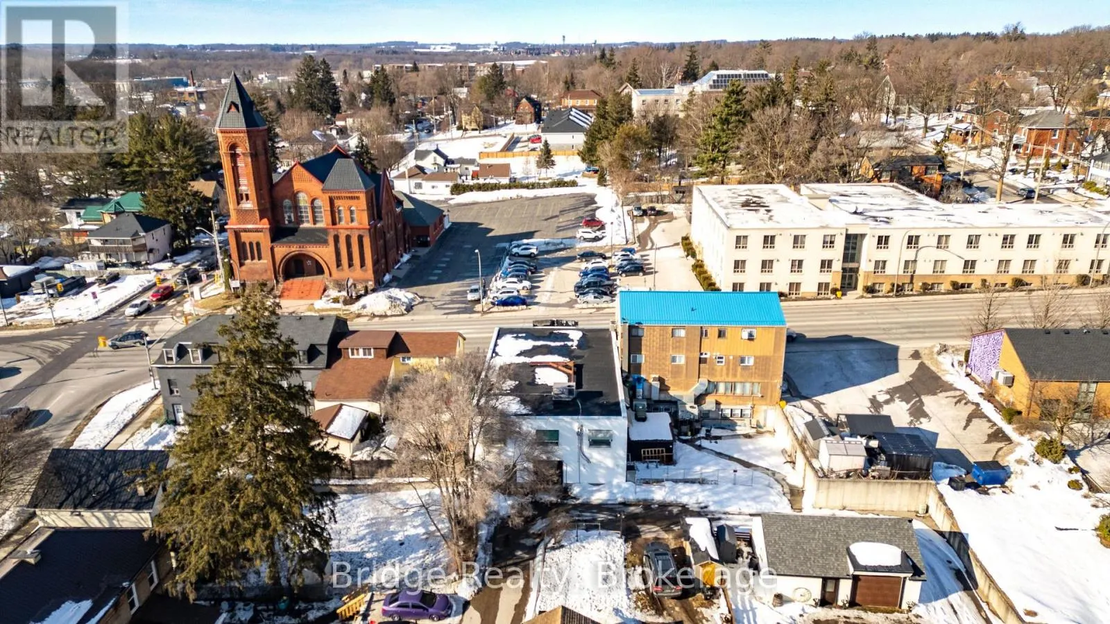 290 DUNDAS STREET