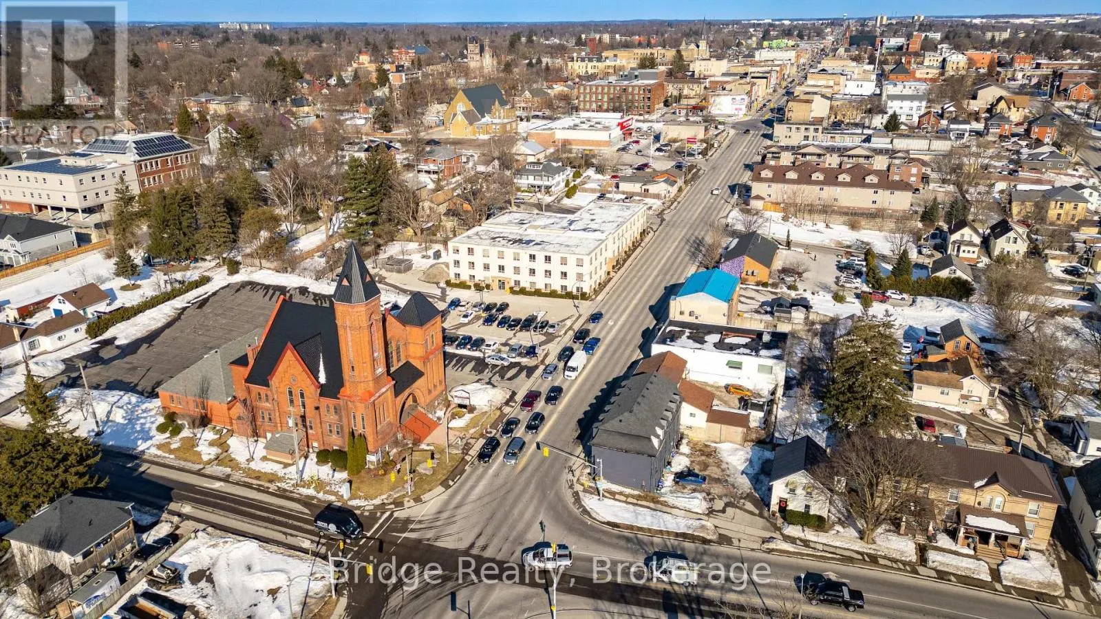 290 DUNDAS STREET