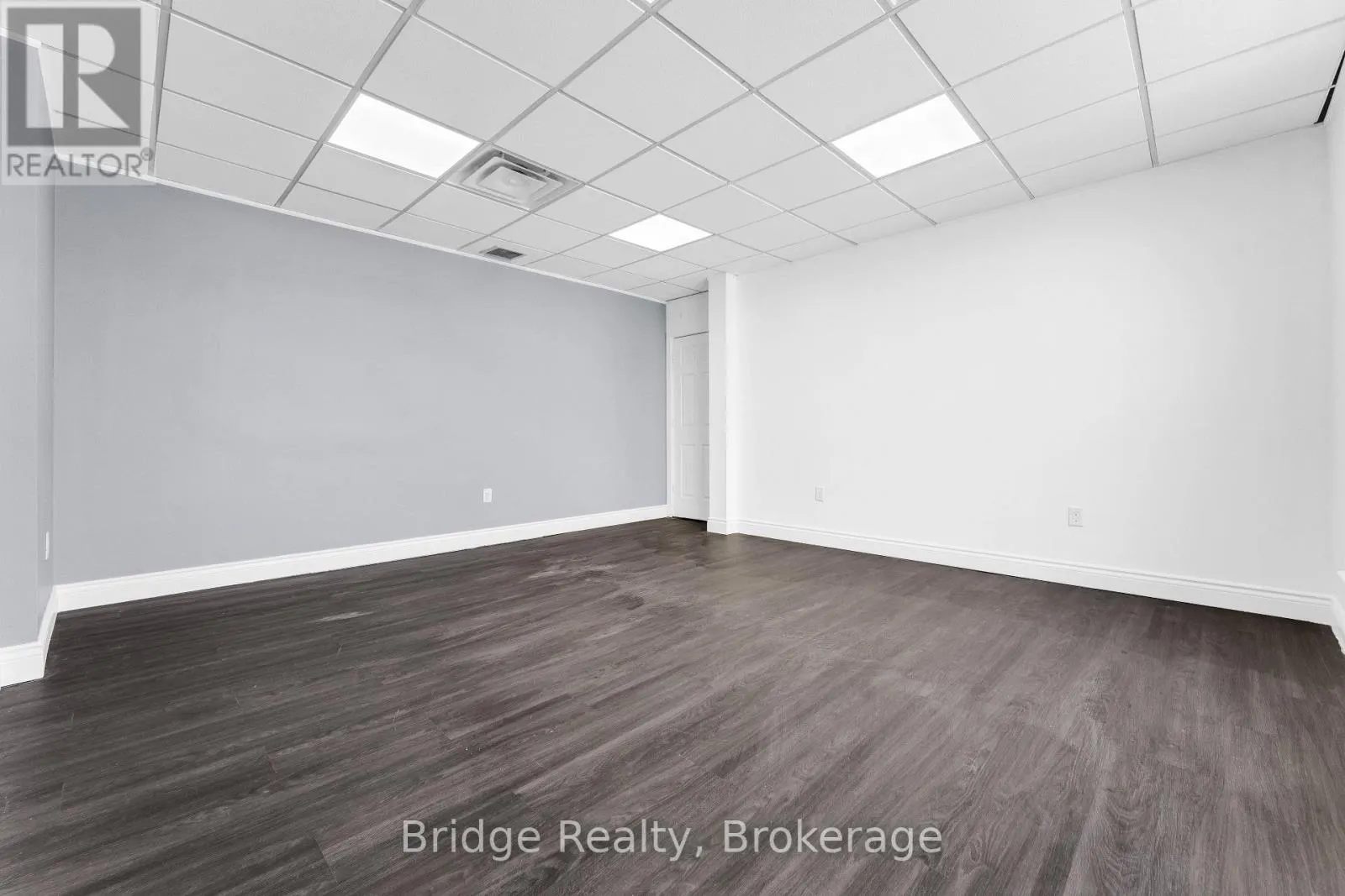 290 DUNDAS STREET