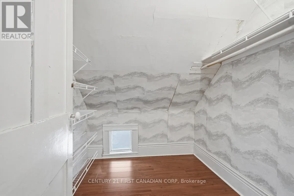 834 COLBORNE STREET