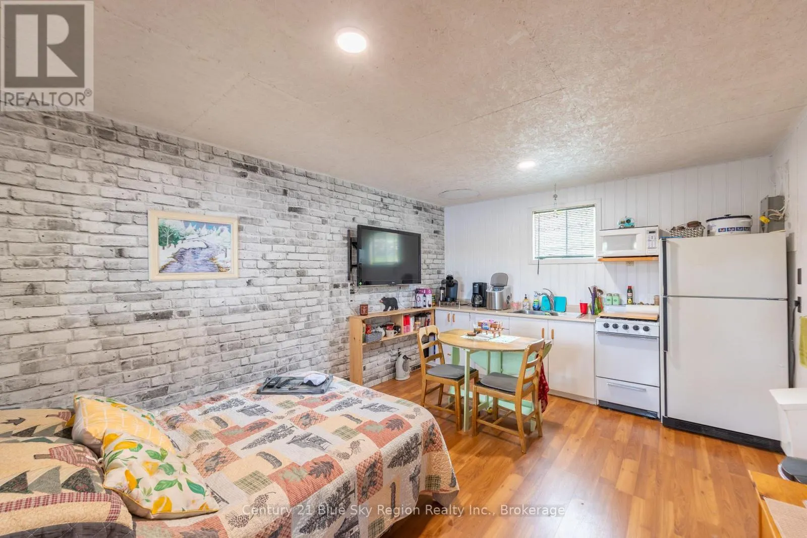 18 PARGETER DRIVE