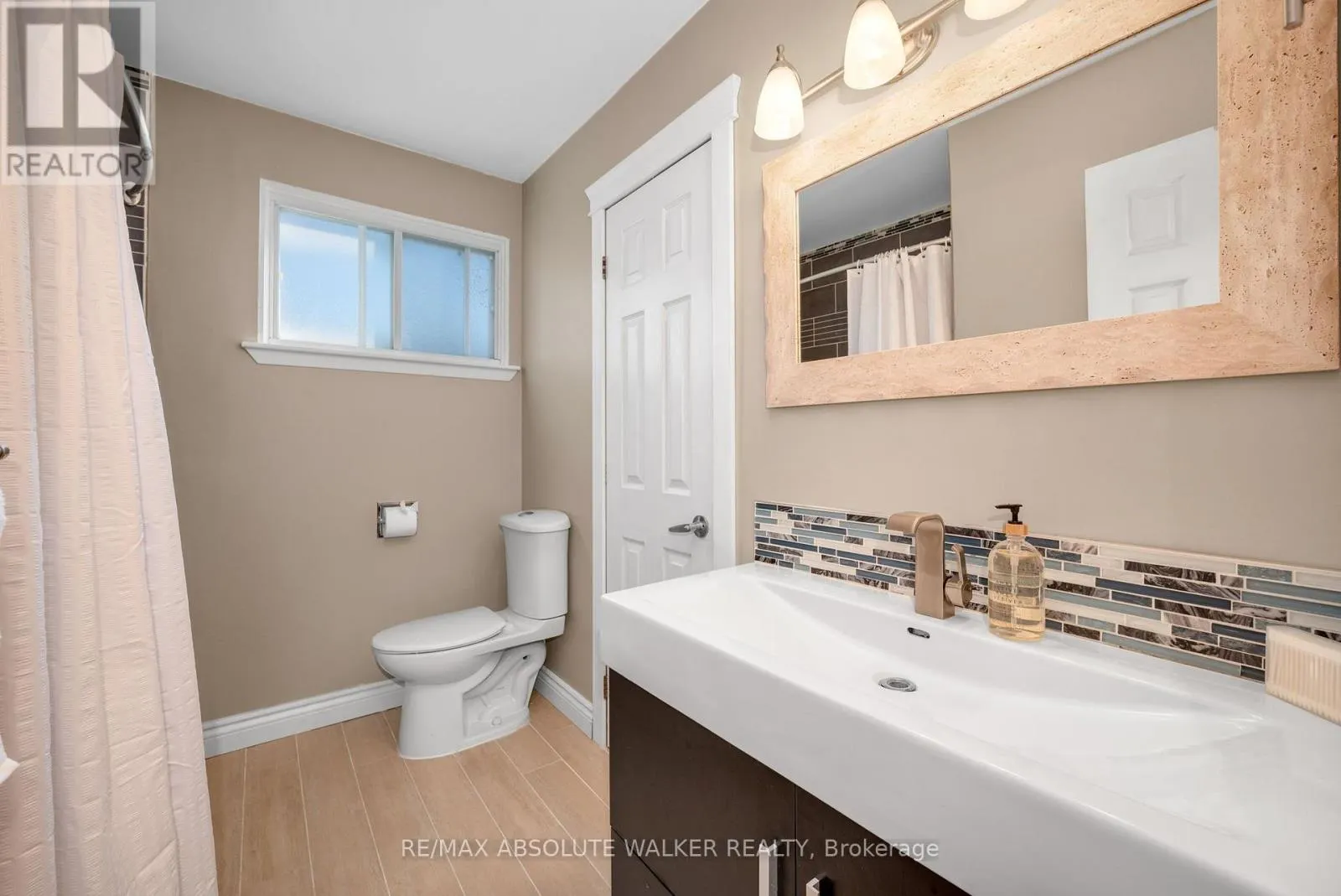18 SILVER ASPEN CRESCENT
