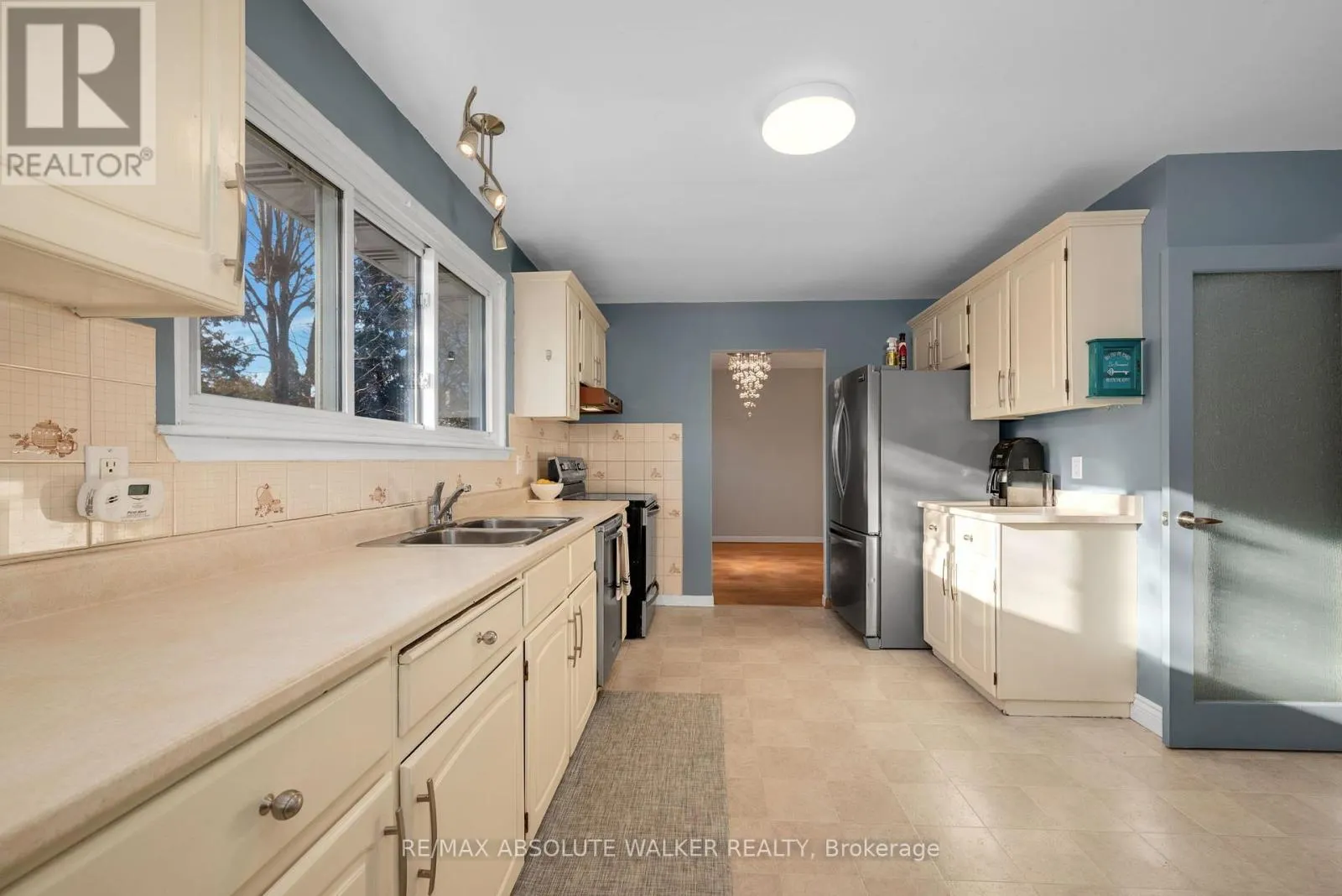 18 SILVER ASPEN CRESCENT