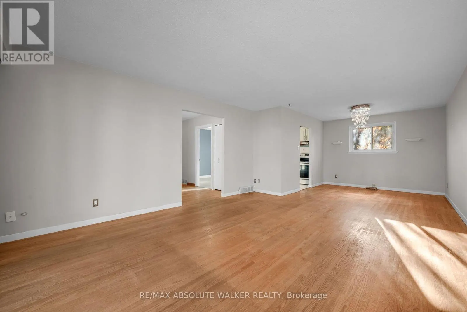 18 SILVER ASPEN CRESCENT