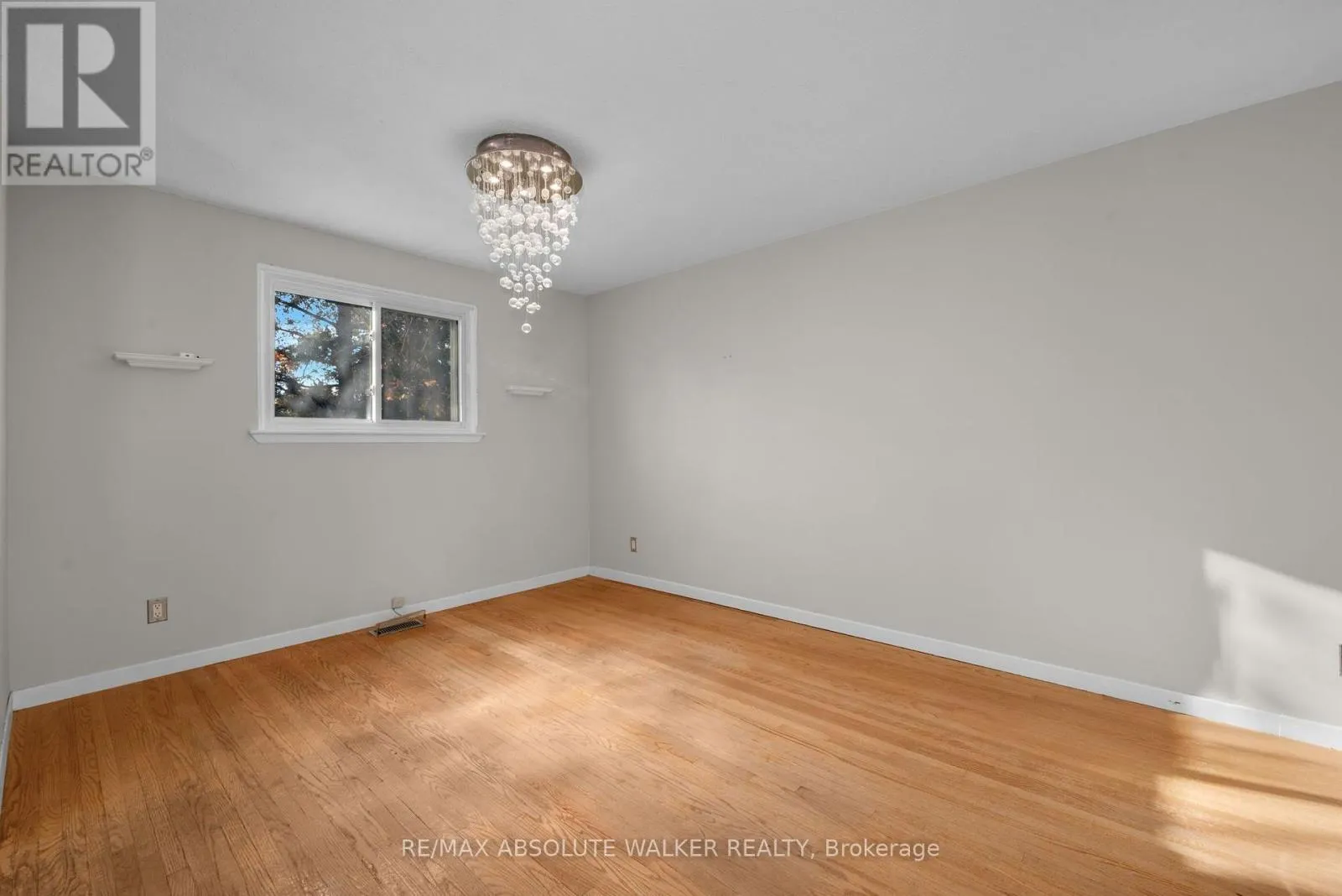 18 SILVER ASPEN CRESCENT