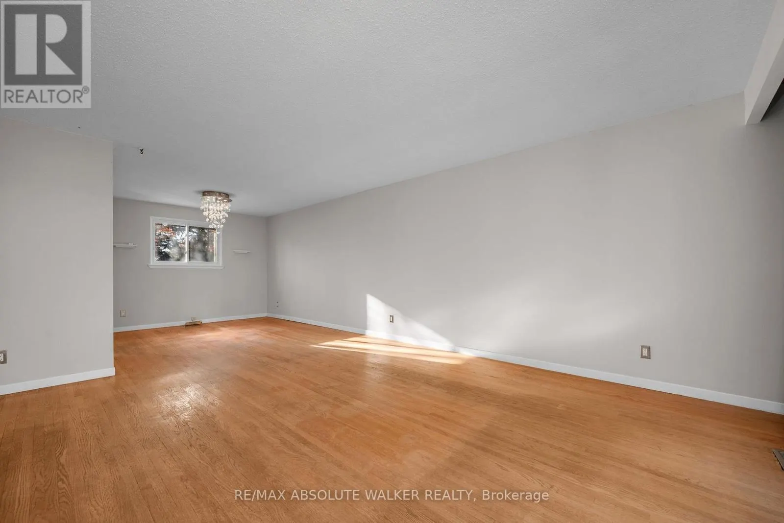 18 SILVER ASPEN CRESCENT