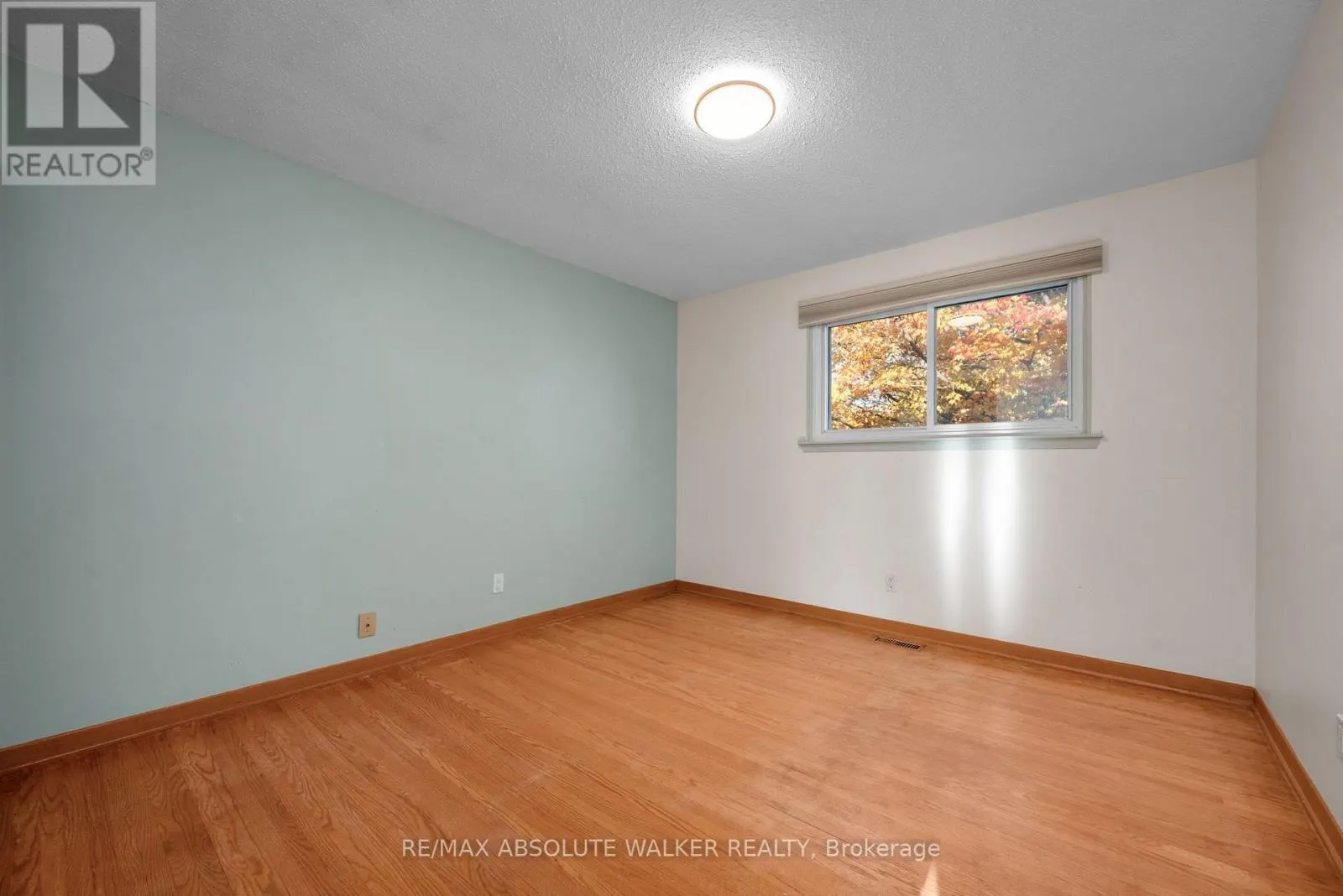 18 SILVER ASPEN CRESCENT