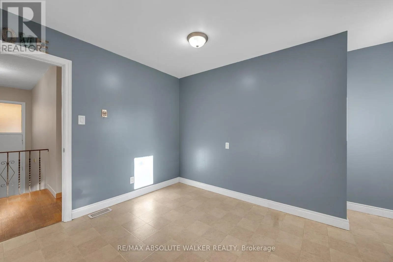 18 SILVER ASPEN CRESCENT