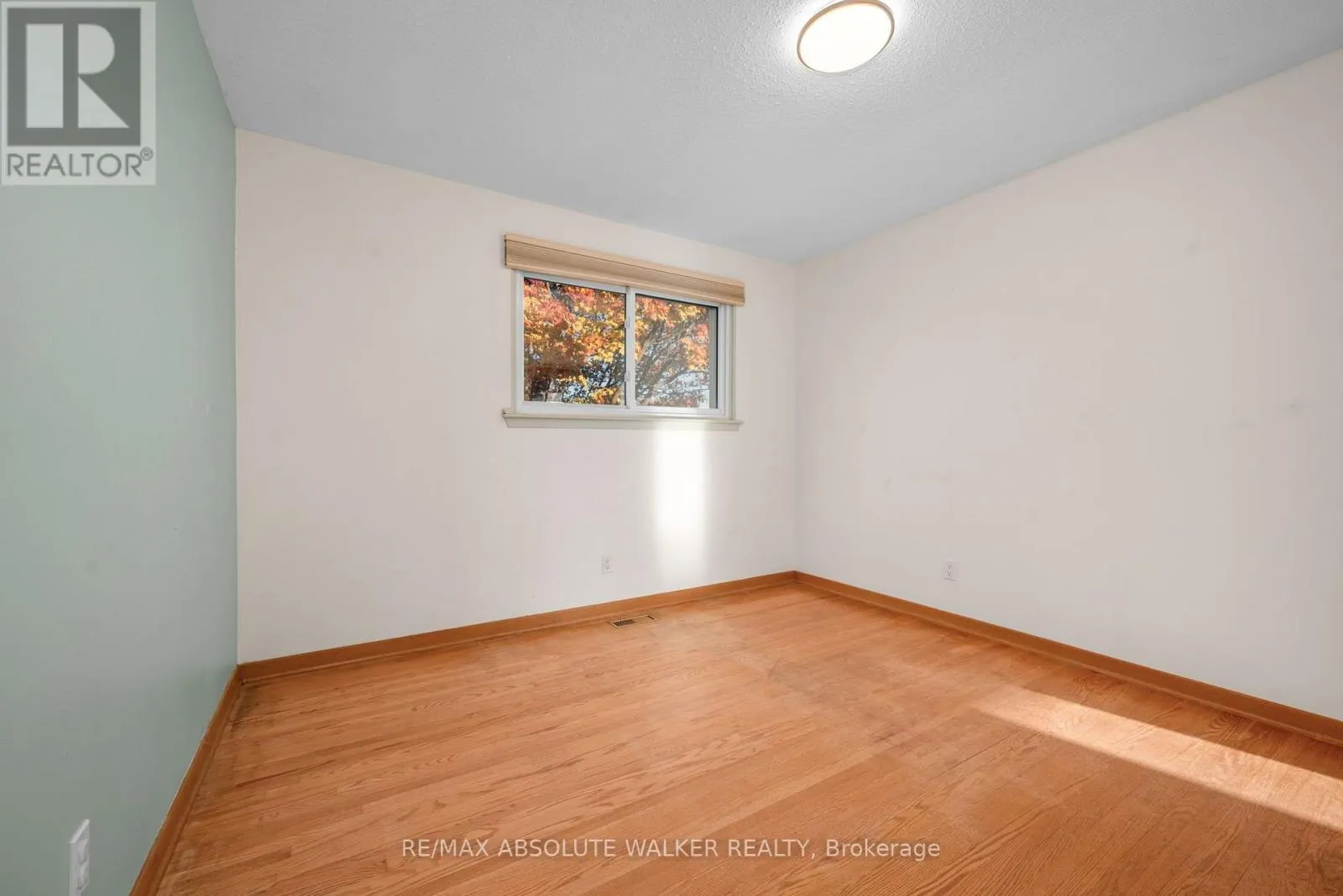18 SILVER ASPEN CRESCENT
