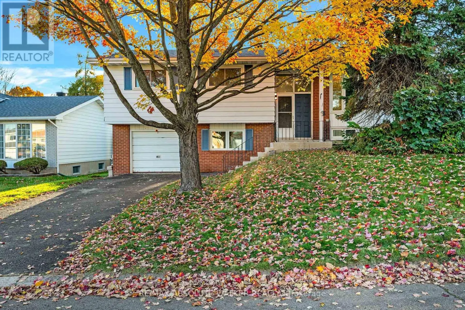 18 SILVER ASPEN CRESCENT