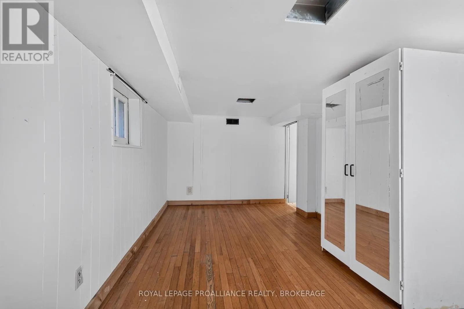 558 BROCK STREET