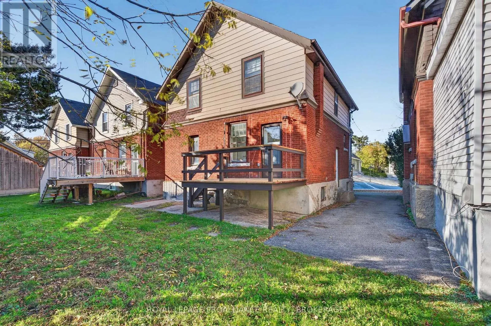 558 BROCK STREET