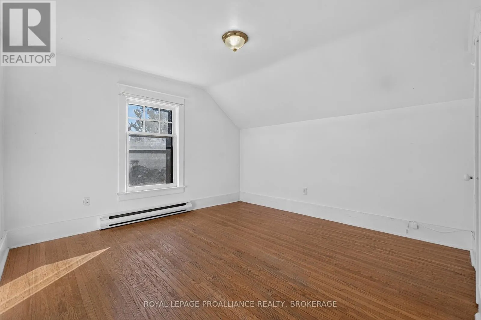 558 BROCK STREET