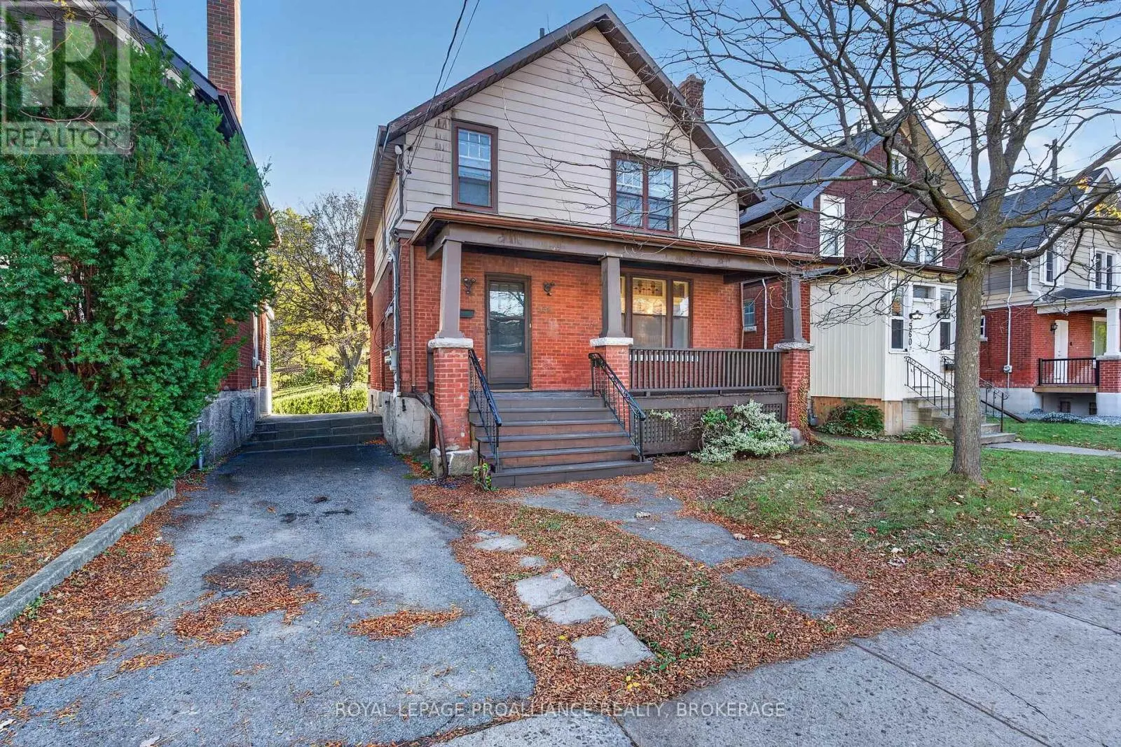 558 BROCK STREET