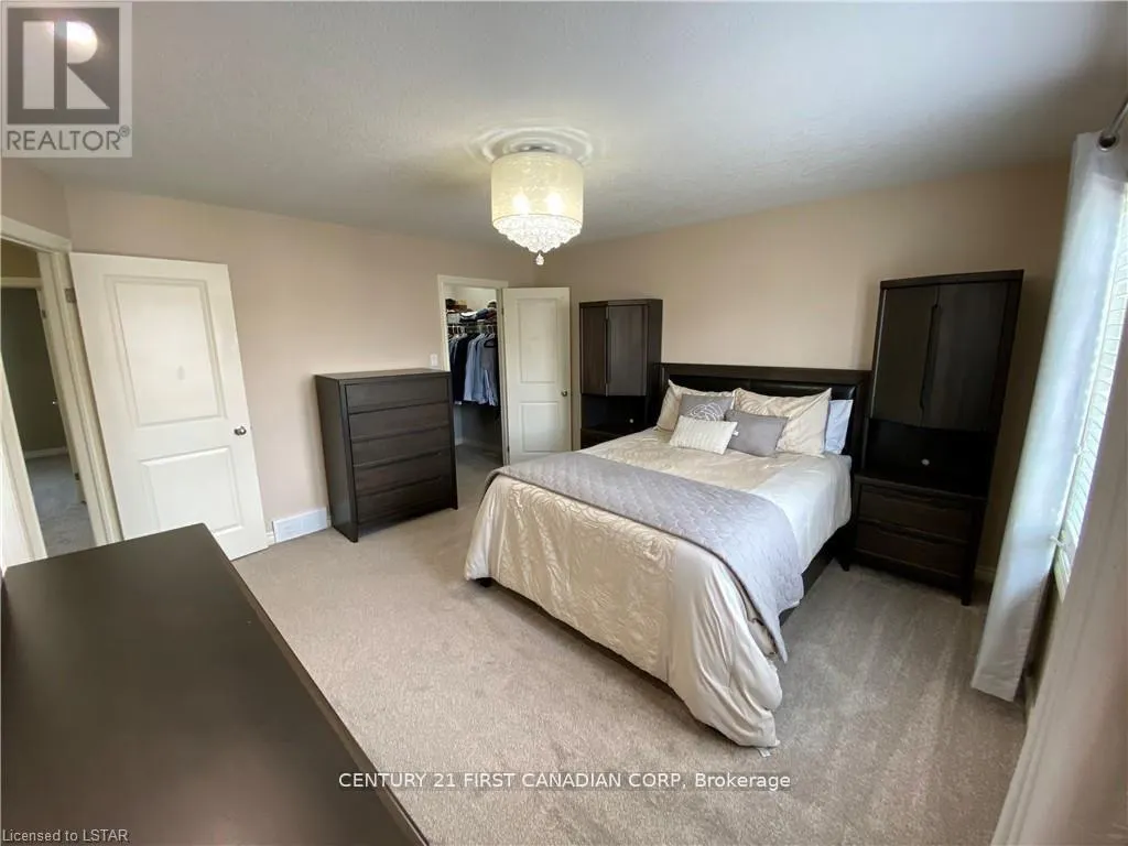 17 - 960 BITTERBUSH CRESCENT #17
