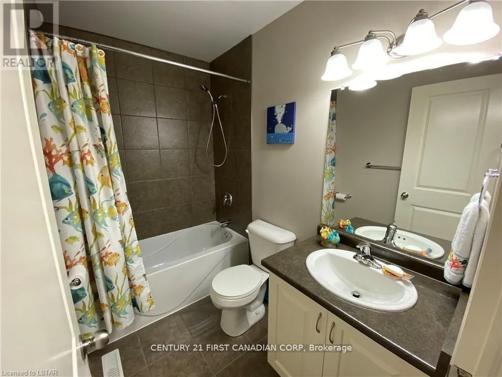 17 - 960 BITTERBUSH CRESCENT #17