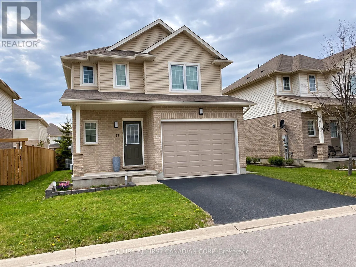 17 - 960 BITTERBUSH CRESCENT #17