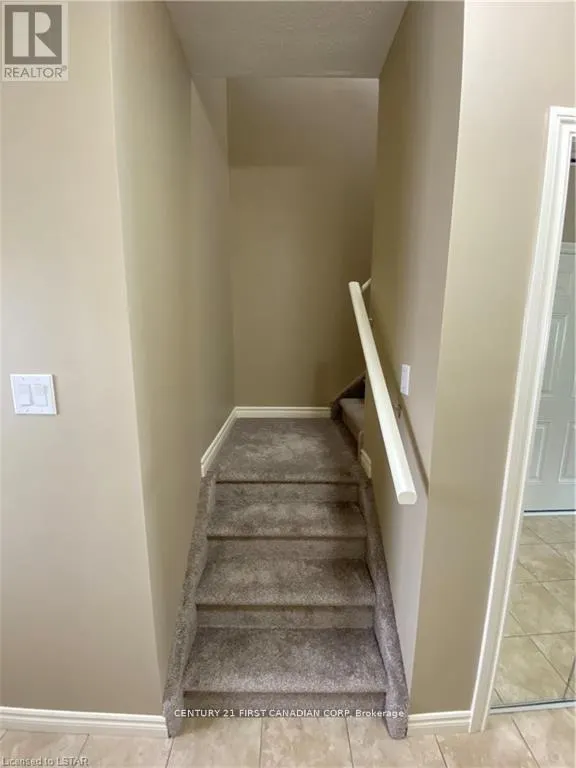 17 - 960 BITTERBUSH CRESCENT #17