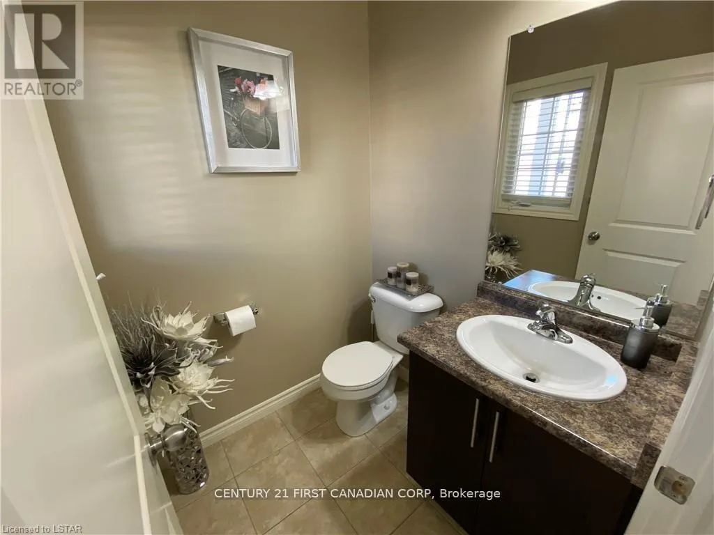 17 - 960 BITTERBUSH CRESCENT #17