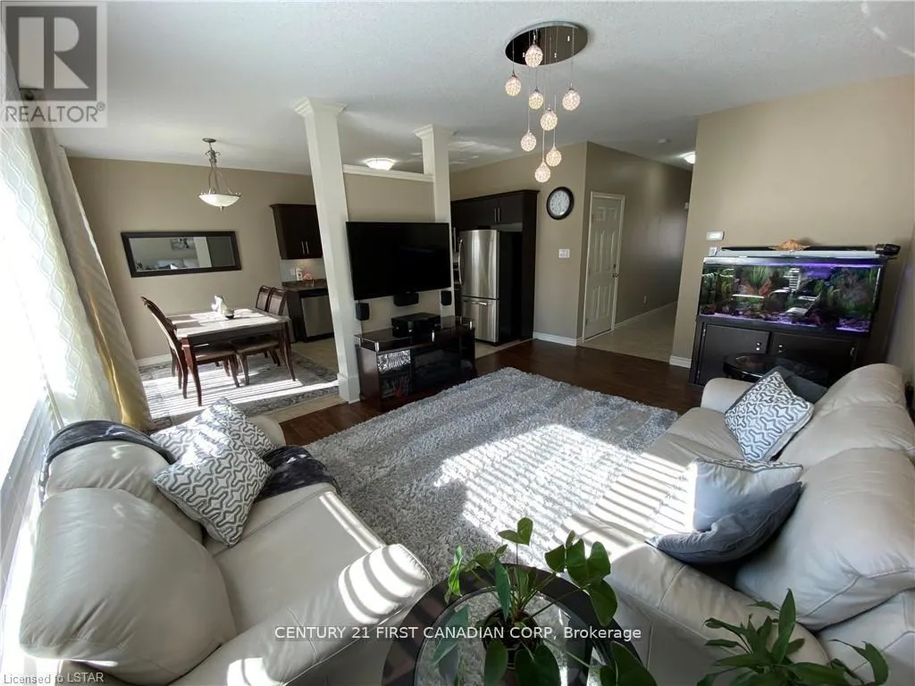 17 - 960 BITTERBUSH CRESCENT #17