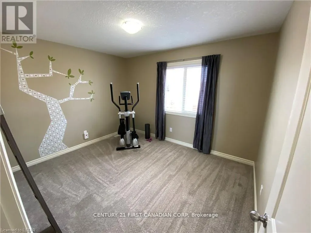 17 - 960 BITTERBUSH CRESCENT #17