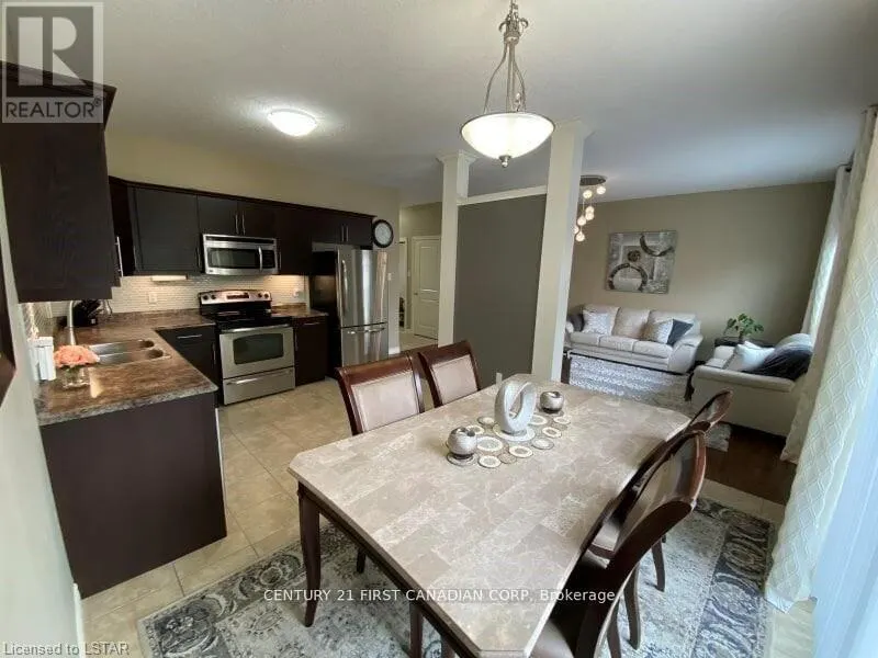 17 - 960 BITTERBUSH CRESCENT #17