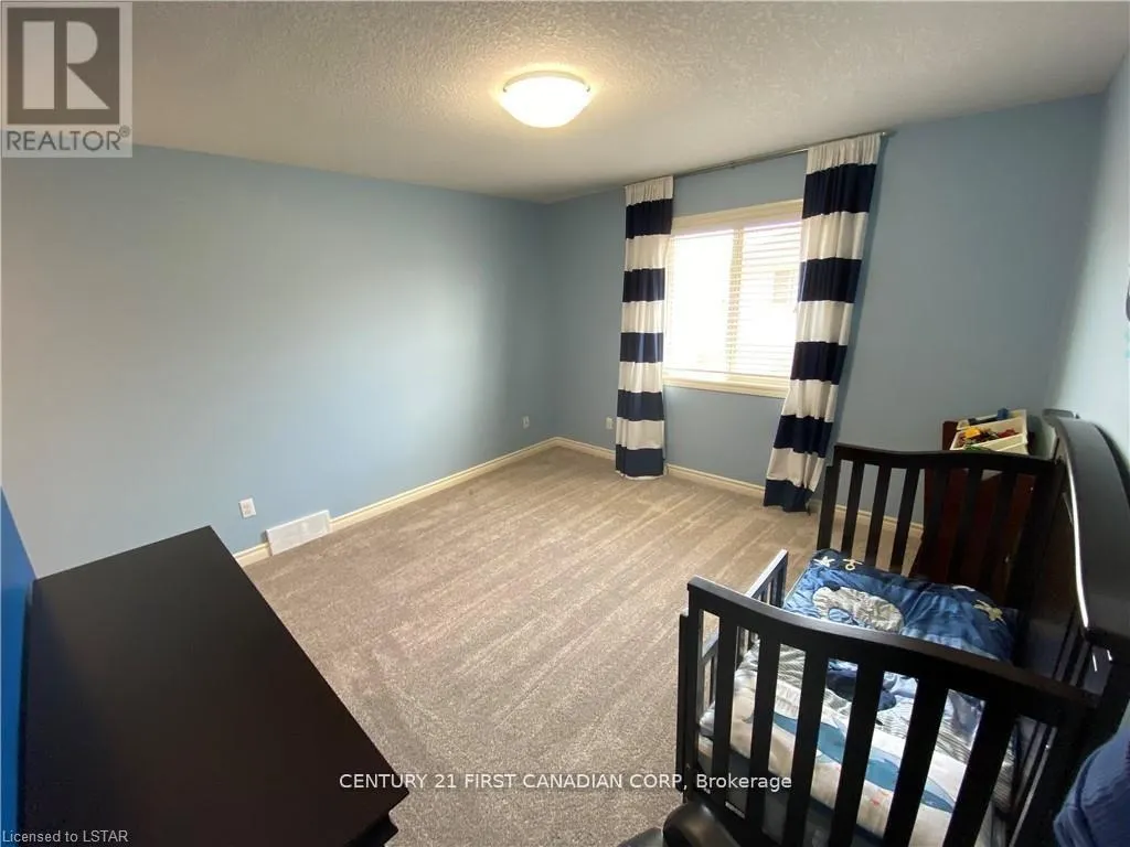 17 - 960 BITTERBUSH CRESCENT #17