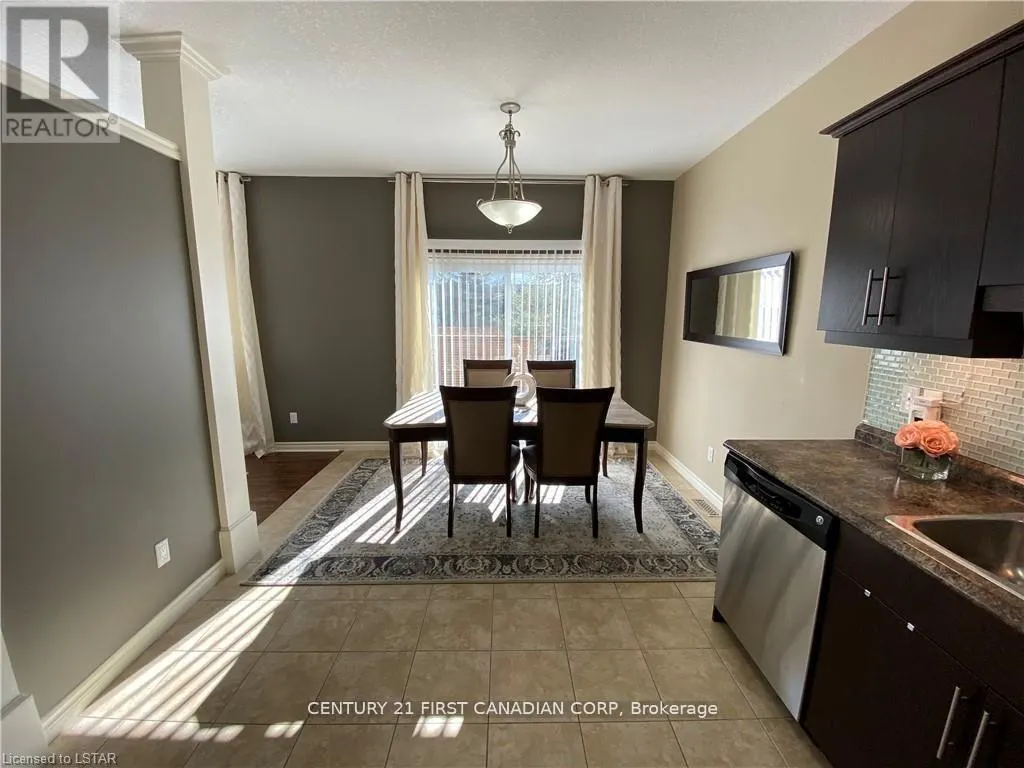17 - 960 BITTERBUSH CRESCENT #17