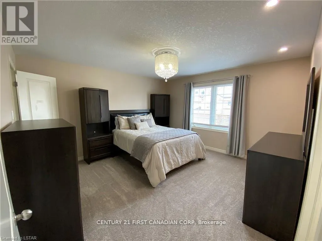 17 - 960 BITTERBUSH CRESCENT #17