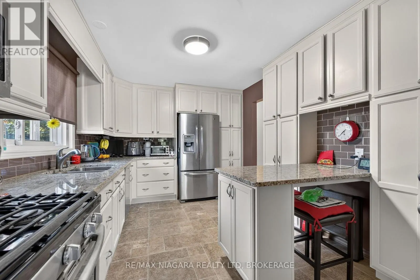 8230 LEXINGTON COURT