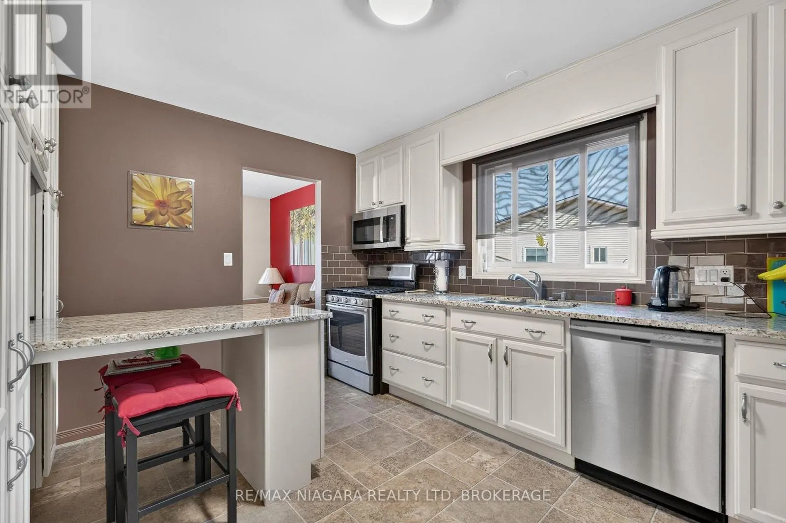 8230 LEXINGTON COURT