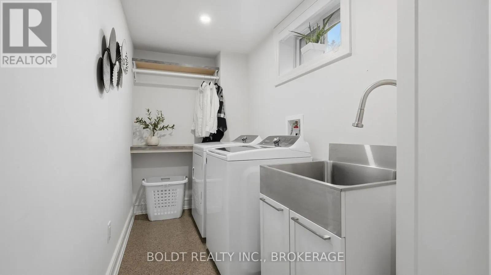 15 THE CEDARS STREET