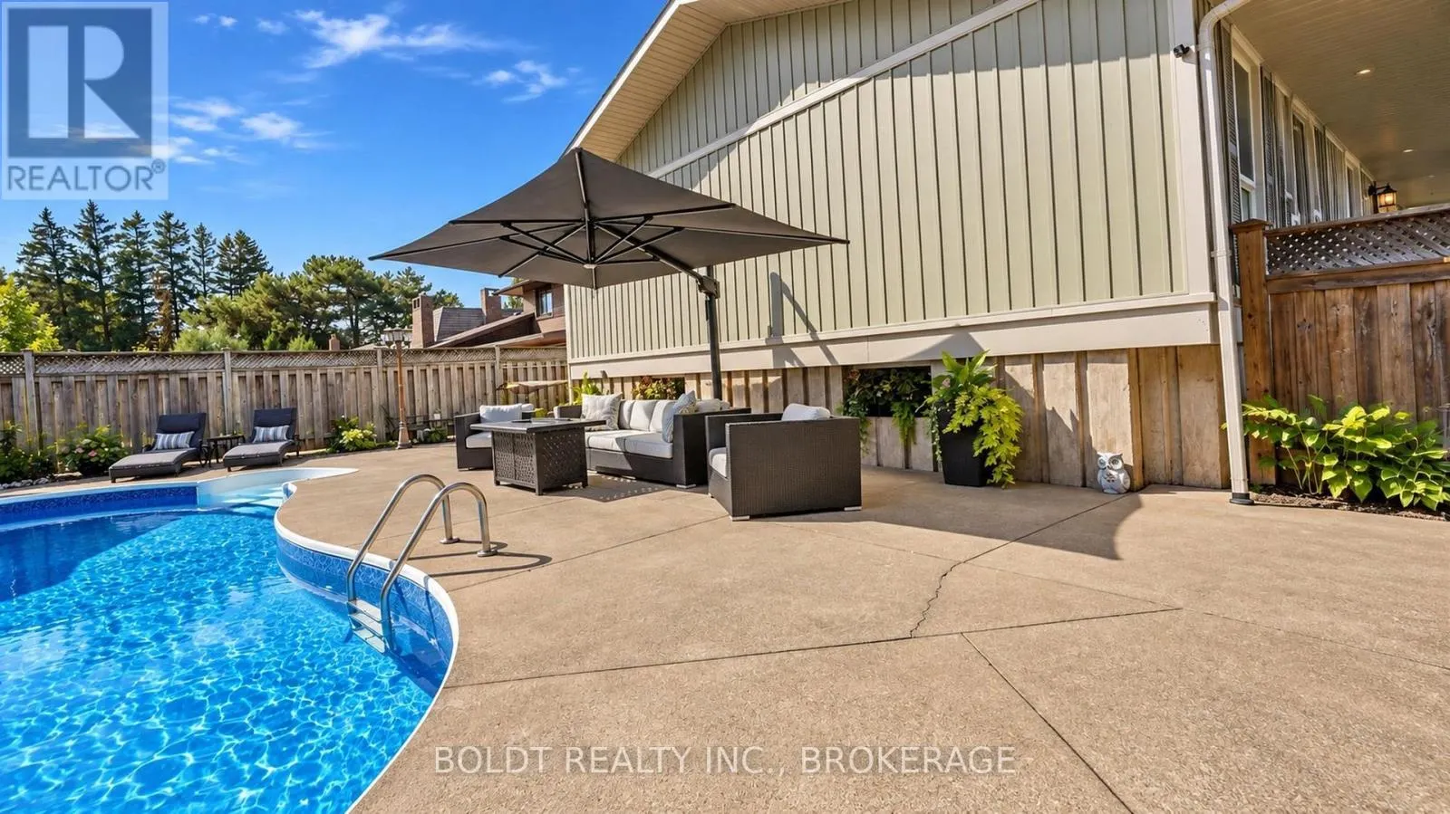15 THE CEDARS STREET